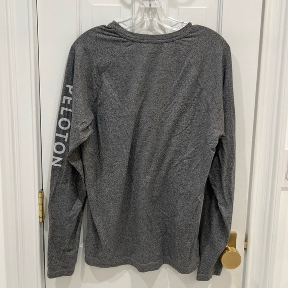 Peloton Rhône Gray Long Sleeve Athletic Shirt Men's Size M - Picture 6 of 6